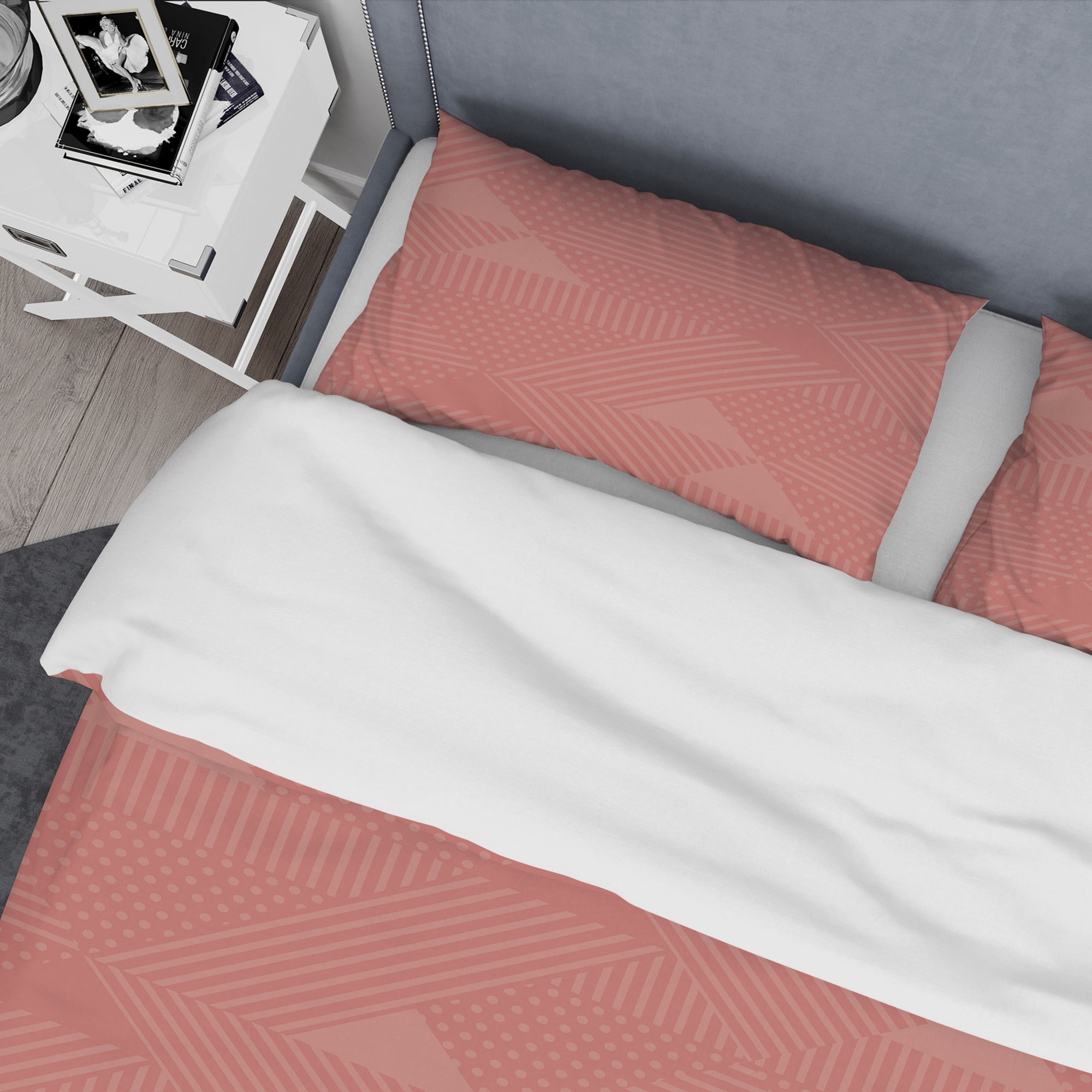 Designart 'Triangual Retro Coral Pattern' Mid-Century Modern Duvet Cover Set