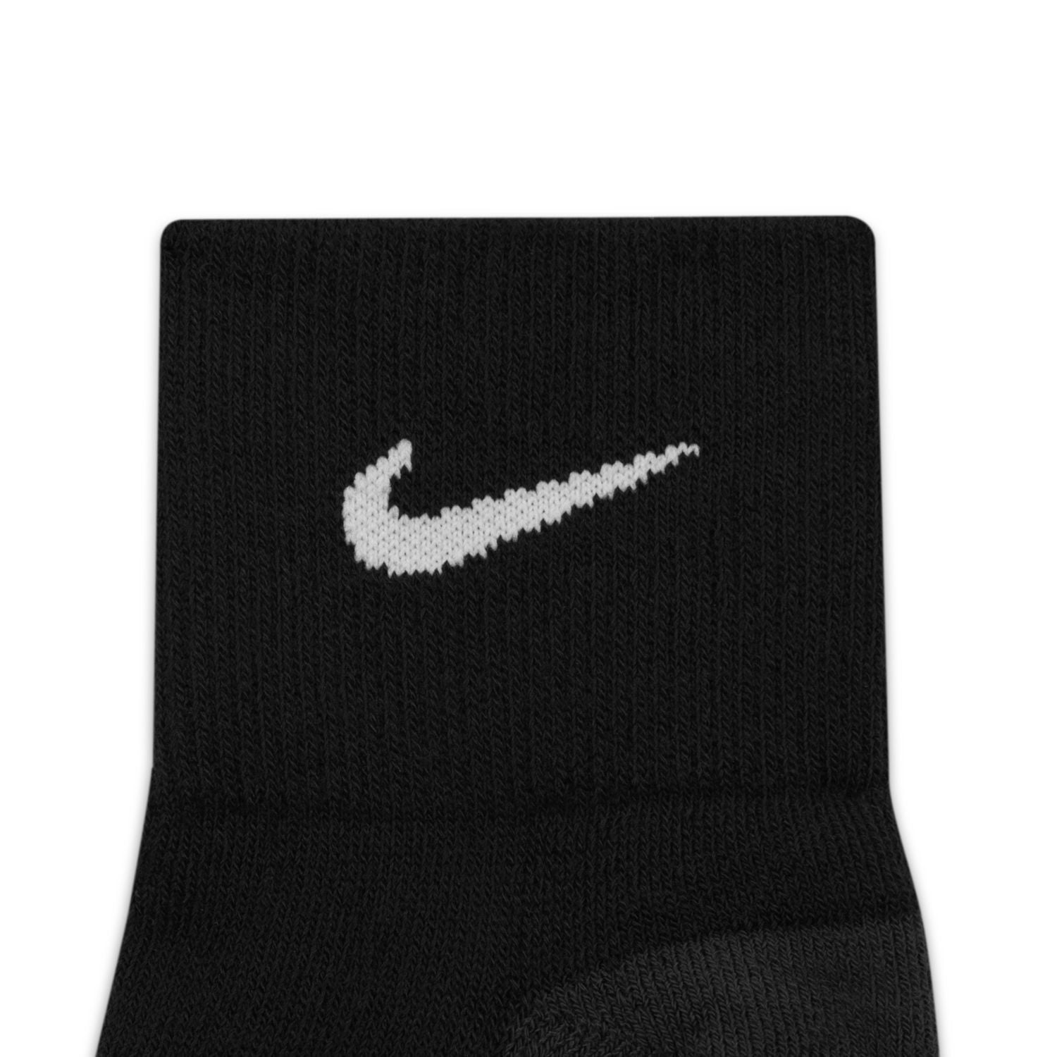 nike everyday max cushioned quarter socks