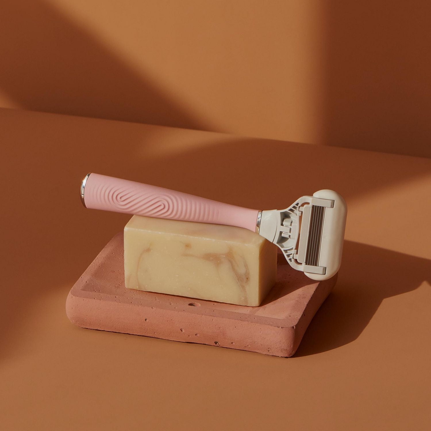 Flamingo Women's 5-blade Razor with Replacement Blade Cartridge – Desert Rose