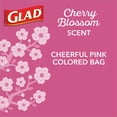thumbnail image 4 of Bolsas de basura Glad Odorshield, 4 litros, flor de cerezo rosa, 80 unidades, 4 of 9