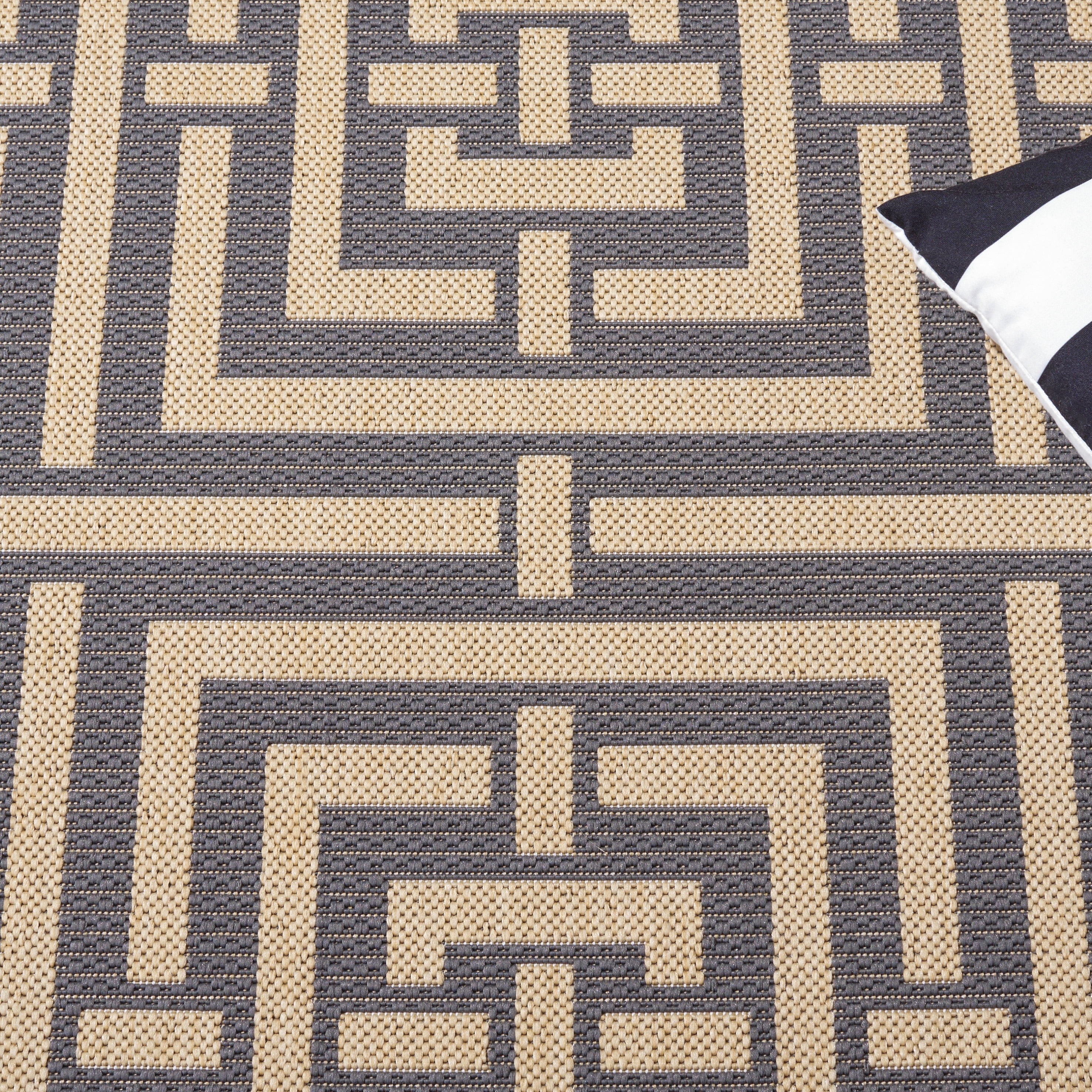Safavieh Courtyard Ariana Geometric Indoor/Outdoor Runner Rug, Gray/Cream, 2'3" x 18'