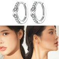 thumbnail image 1 of Pendientes de Aro Salvador Huggie CZ Zirconia Cúbica para Mujer, 1 of 10