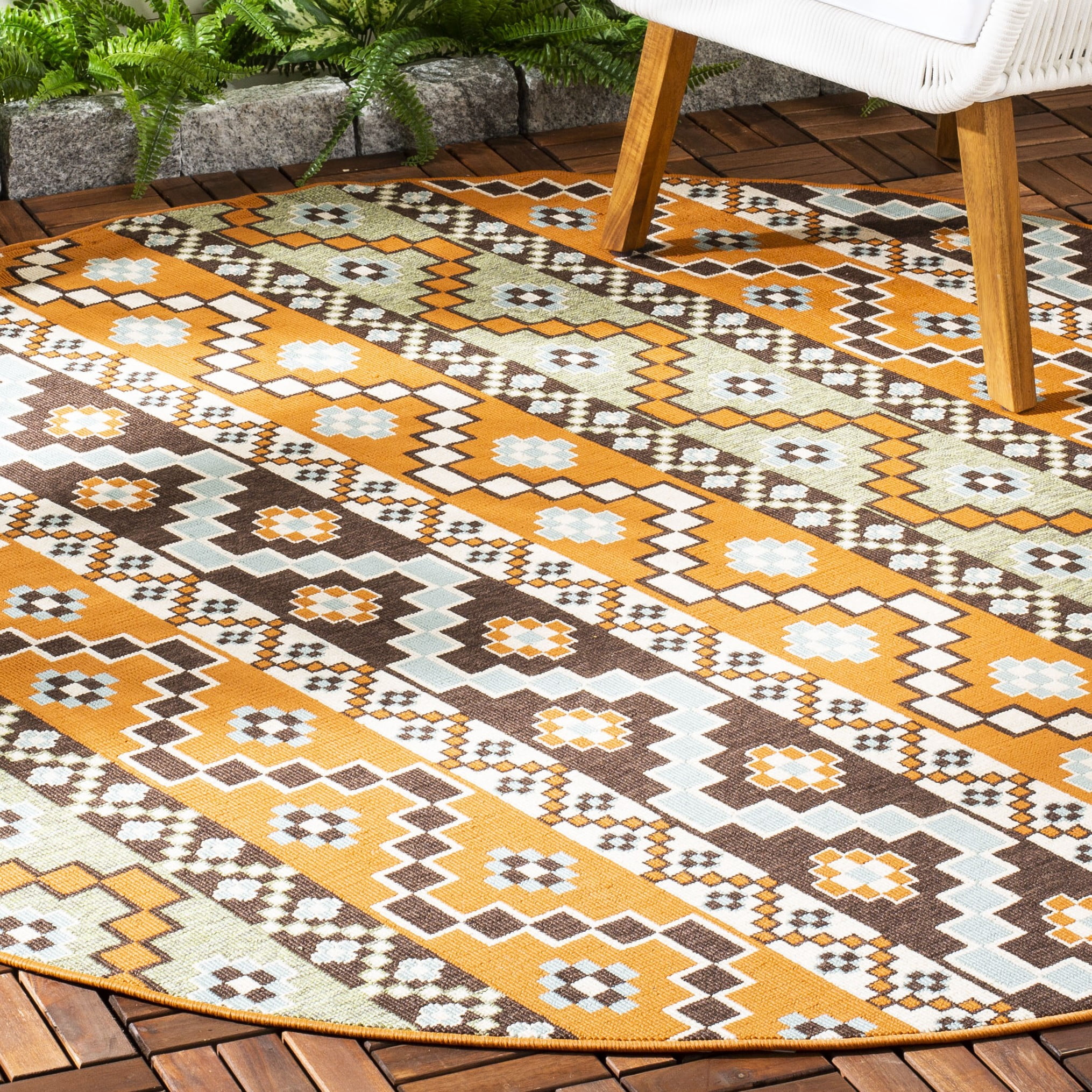 SAFAVIEH Veranda Luwig Geometric Indoor/Outdoor Area Rug, Terracotta/Chocolate, 5'3" x 5'3" Round