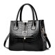 thumbnail image 1 of Bolsos de gran capacidad, bolsos adecuados para el viaje diario de las mujeres Bolso de hombro de cuero artificial, 1 of 5
