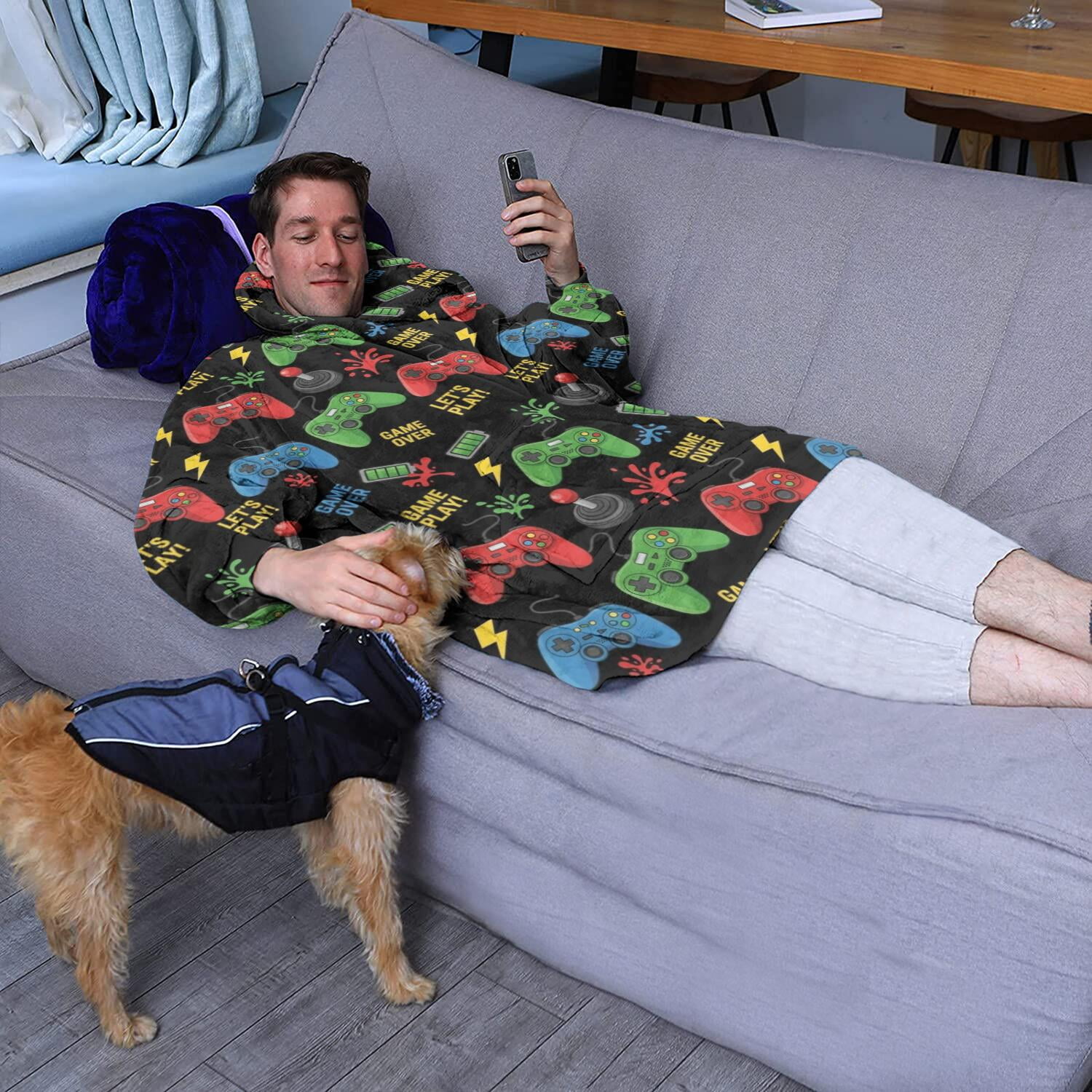 Wearable Oversized Blanket,Green Red Controllers Games Icons Black Pattern Wearable Blanket Hoodie for Adults,Cozy Hooded Blankets with Super Pockets,Super Warm Fuzzy Pullover for Women & Men