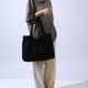 thumbnail image 5 of Bolsos de hombro de lona para mujer Bolso bandolera de gran capacidad Bolso sólido (Negro), 5 of 7