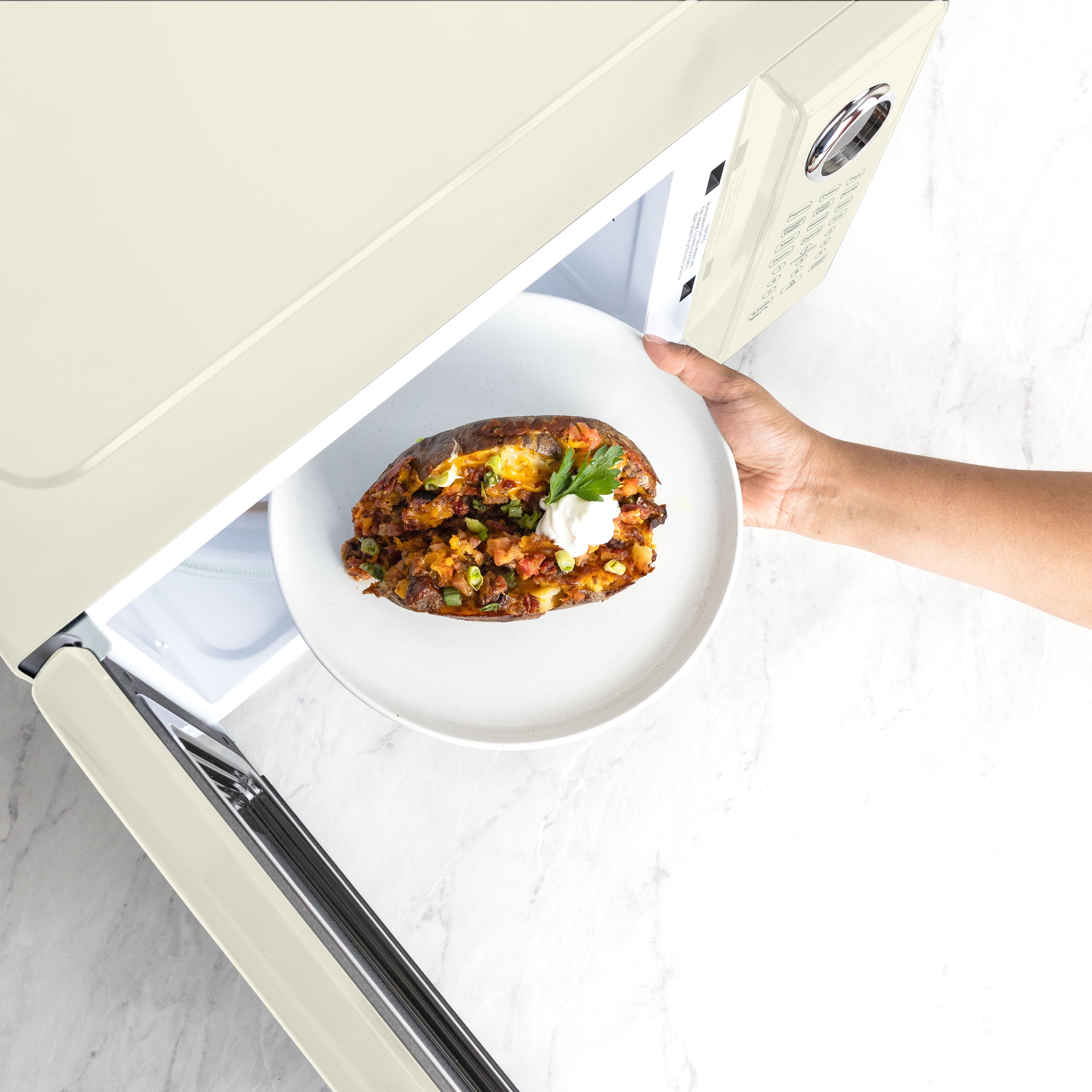 Retro 1.1 cu. ft. Countertop Microwave Oven, Ivory