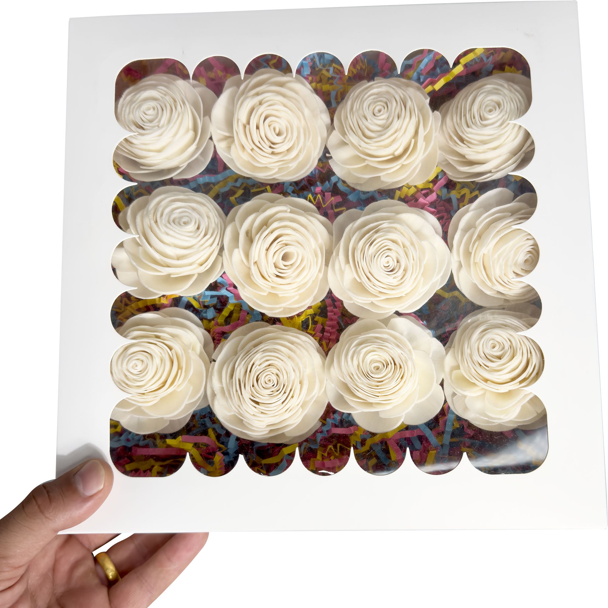 6000 Sola Rose Shred Box- Beak and Feet Thrilling Sola Bird Foot Toys with Crinkle Paper