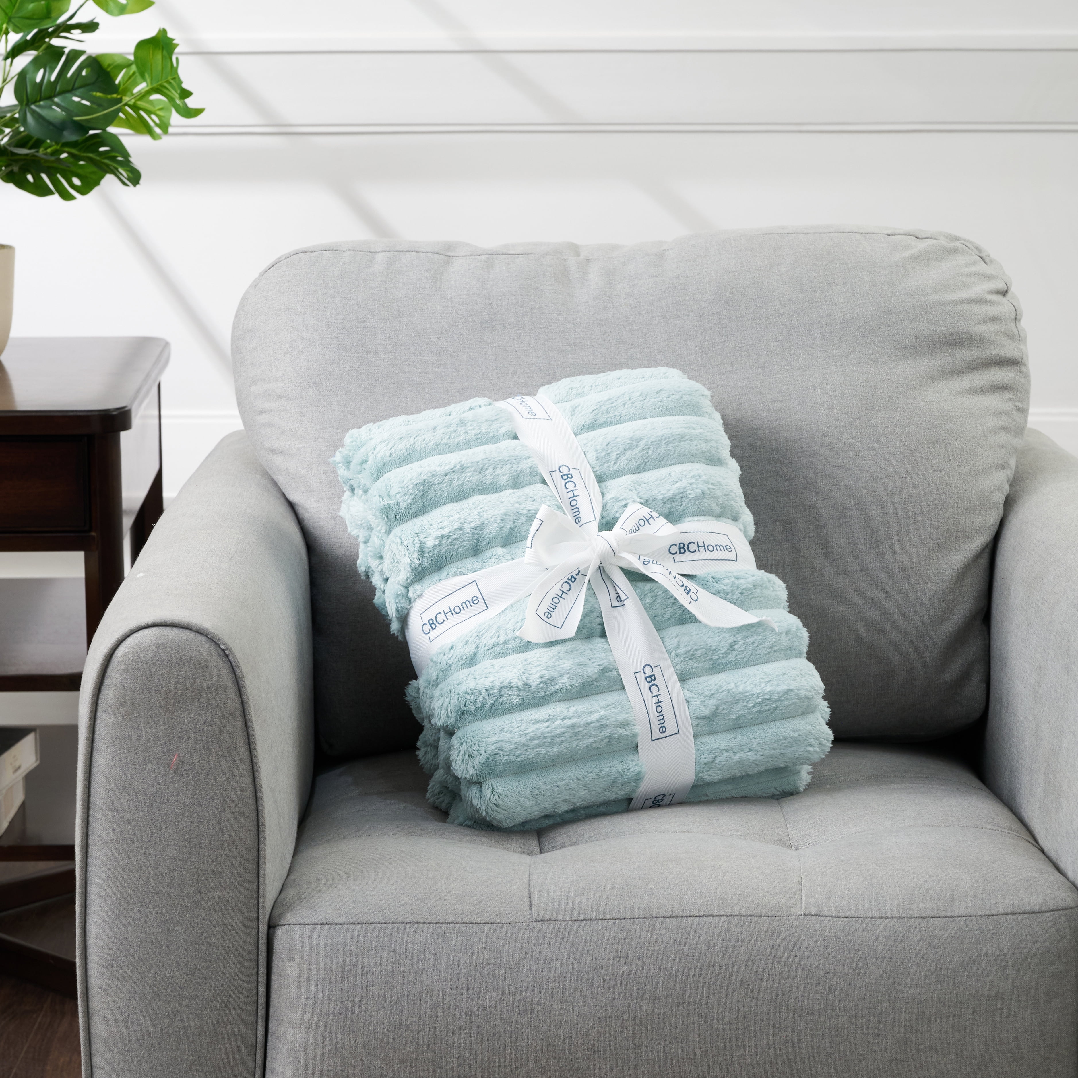 CBCHome Jumbo Velvet Plush Wide Ribbed Throw Blanket - Super Soft, Warm, Cozy Fluffy Throw for Couch, Bed, Sofa - All Season Décor (Ashley Blue, 50" x 60")