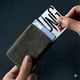 thumbnail image 4 of Cartera Wallet Alcantara Gamuza Suave Para Iphone Magsafe Gris Oscuro., 4 of 5