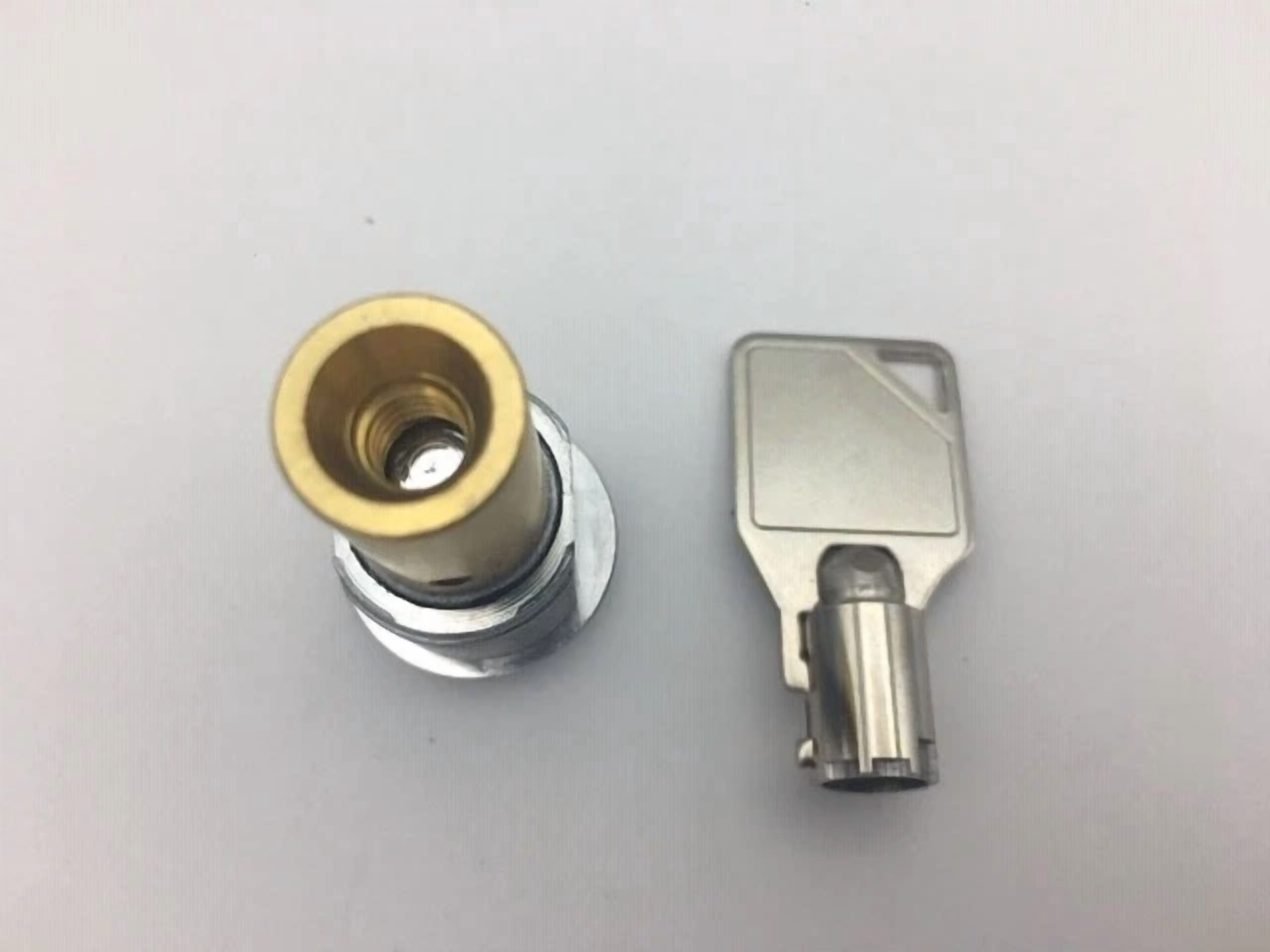 CRESTIN- Beaver Lock & Key For Gumball Candy Bulk Vending Machine High Security Free S&H