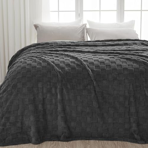 Super Soft King Blanket Dark Grey Premium Silky Flannel Fleece 3D Checkered Lightweight Bed Blanket All Season Use (Dark Grey Checkered, King(90"x110"))