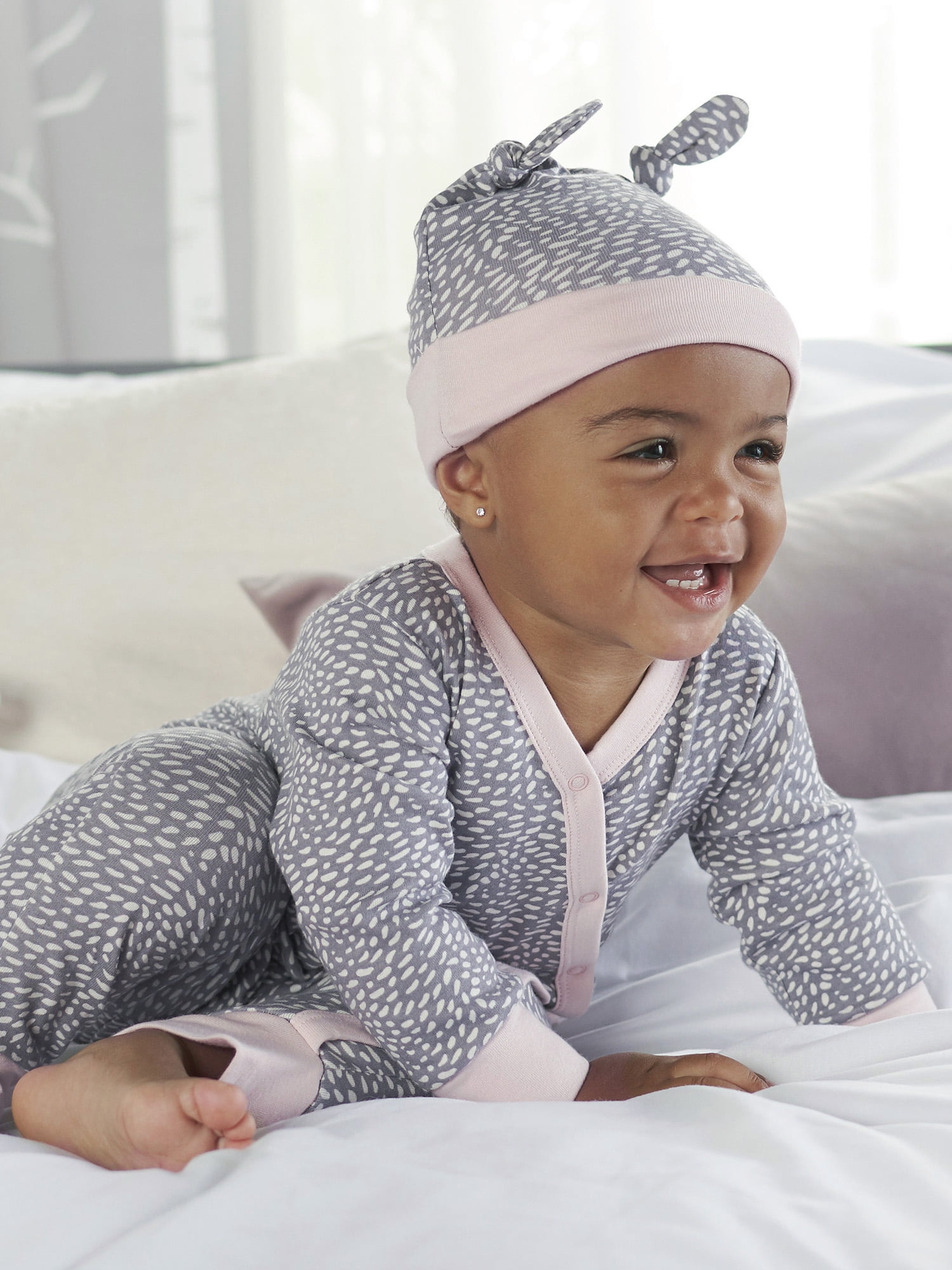 Gerber Baby Girl Bunny Baby Shower Layette Gift Set, 11-Piece