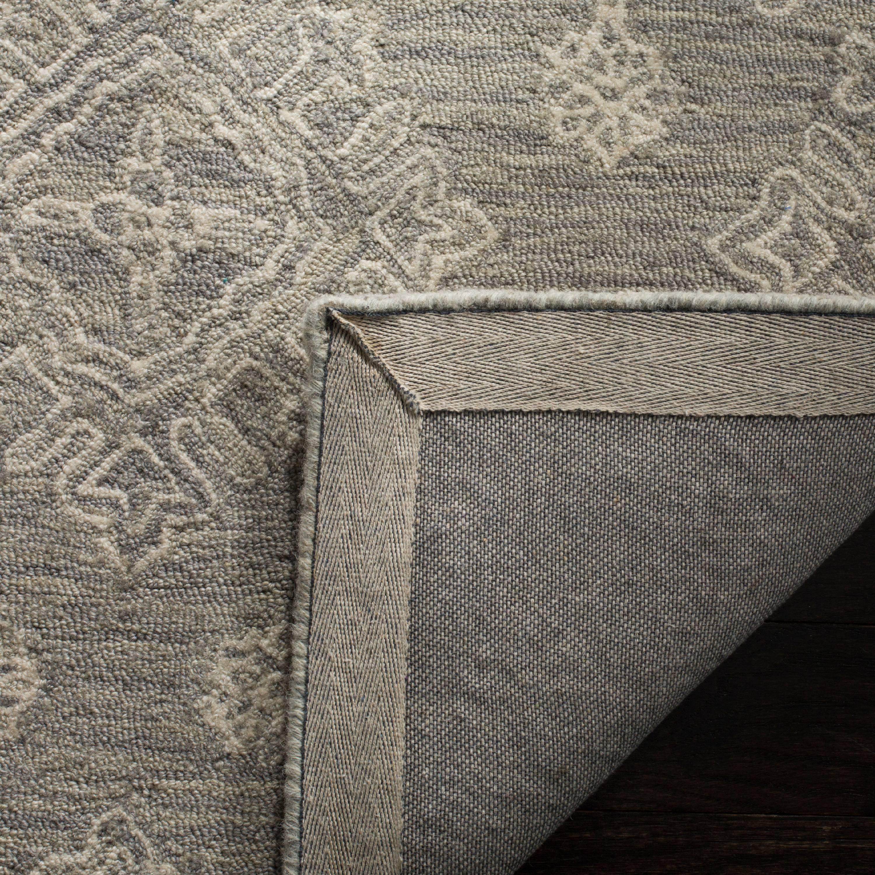 SAFAVIEH Blossom Emmerson Damask Snowflakes Wool Area Rug, Light Beige, 4' x 6'