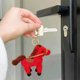 thumbnail image 4 of Llavero de peluche con la mascota del Año de los Caballos, ideal para colgar en mochilas, carteras o como decoración de regalo., 4 of 6
