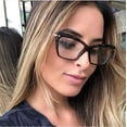 thumbnail image 4 of Gafas de sol con montura de ojo de gato y lentes transparentes para mujer B2440, 4 of 4