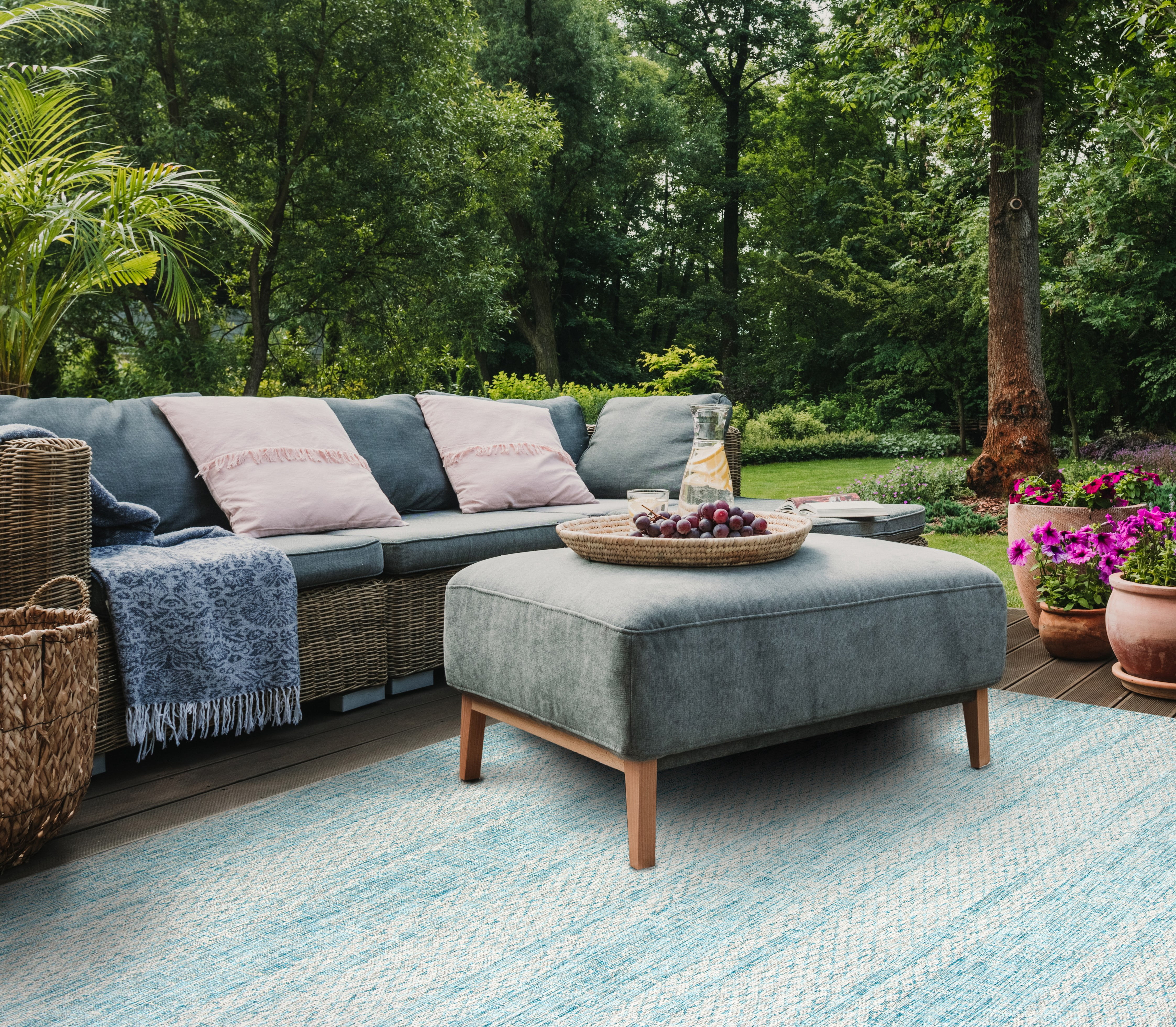 SAFAVIEH Courtyard Robert Striped Indoor/Outdoor Area Rug, 6'7" x 9'6", Light Grey/Aqua