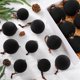 thumbnail image 3 of 18 piezas de bolas navideñas de terciopelo para árbol de Navidad, adornos de bolas de plástico para árbol de Navidad, adornos navideños de terciopelo para colgar en el árbol de Navidad, 3 of 5