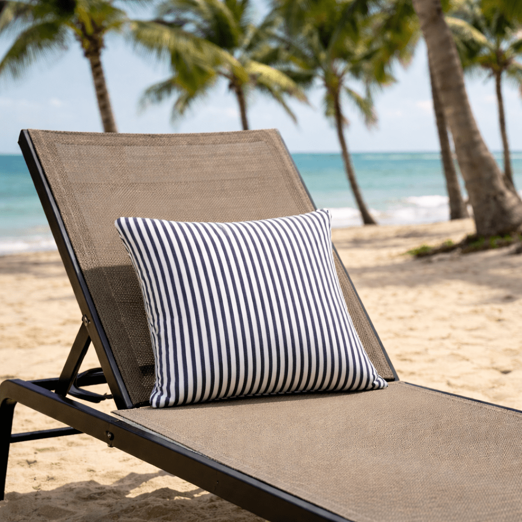 2 Pack Outdoor Throw Pillows, Waterproof & Fade-Resistant Patio Cushions, 18x18 Inch Decorative Outdoor Pillows for Garden, Porch, Balcony & Poolside Furniture