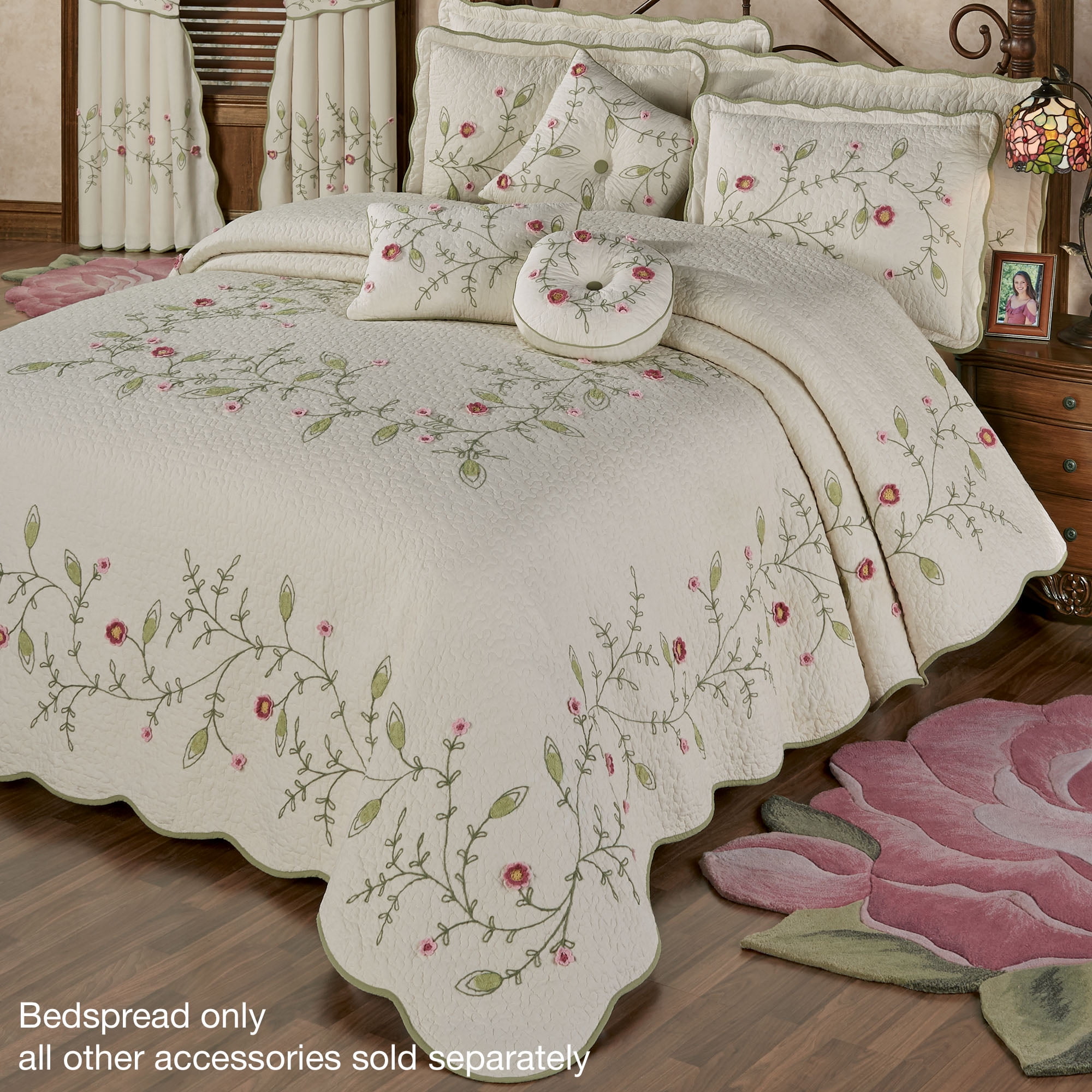 Posy Floral Crochet Natural Cotton Oversized Quilted Grande Bedspread Full