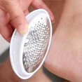 thumbnail image 4 of Elimina de forma segura e indolora los callos duros y la piel seca para lucir unos pies suaves y tersos, atrapando las virutas sin ensuciar., 4 of 5