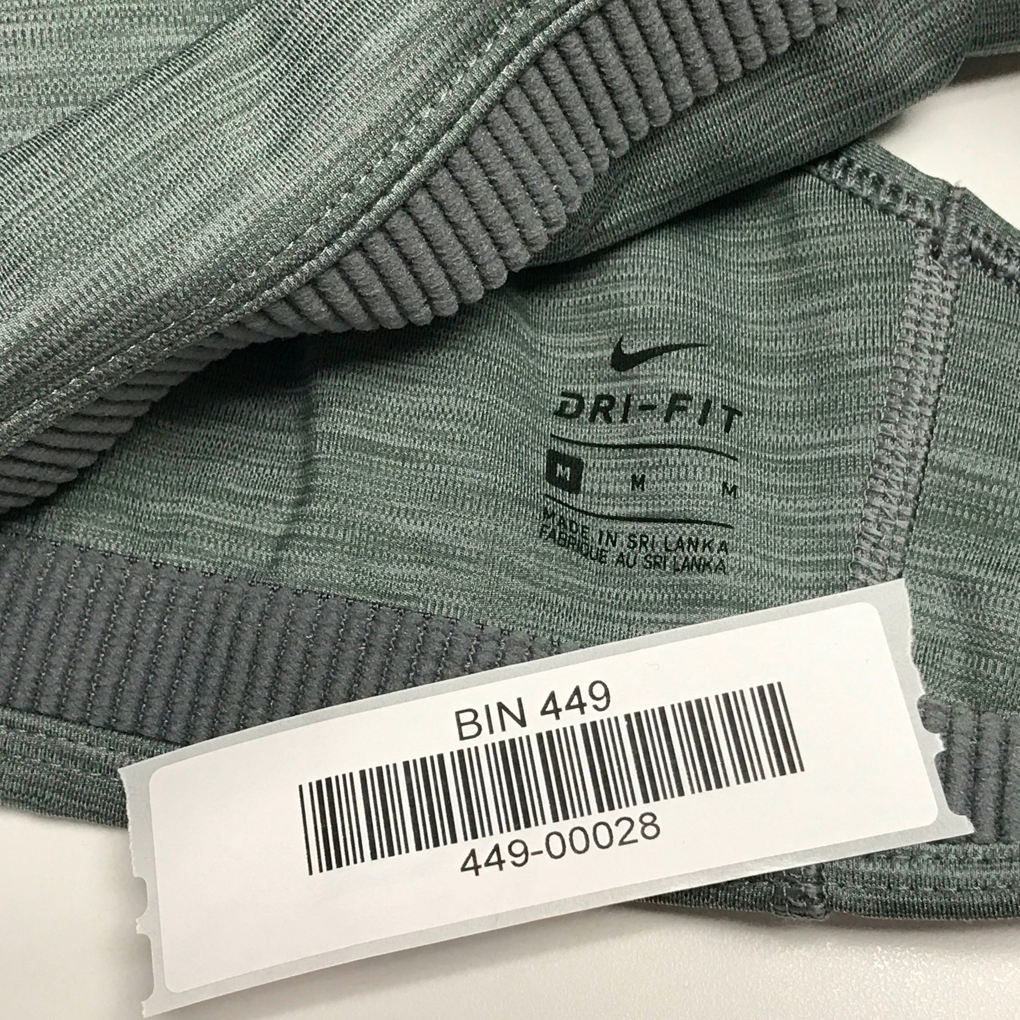 Nike Women's Victory Compression Sports Bra Medium Support photo 4