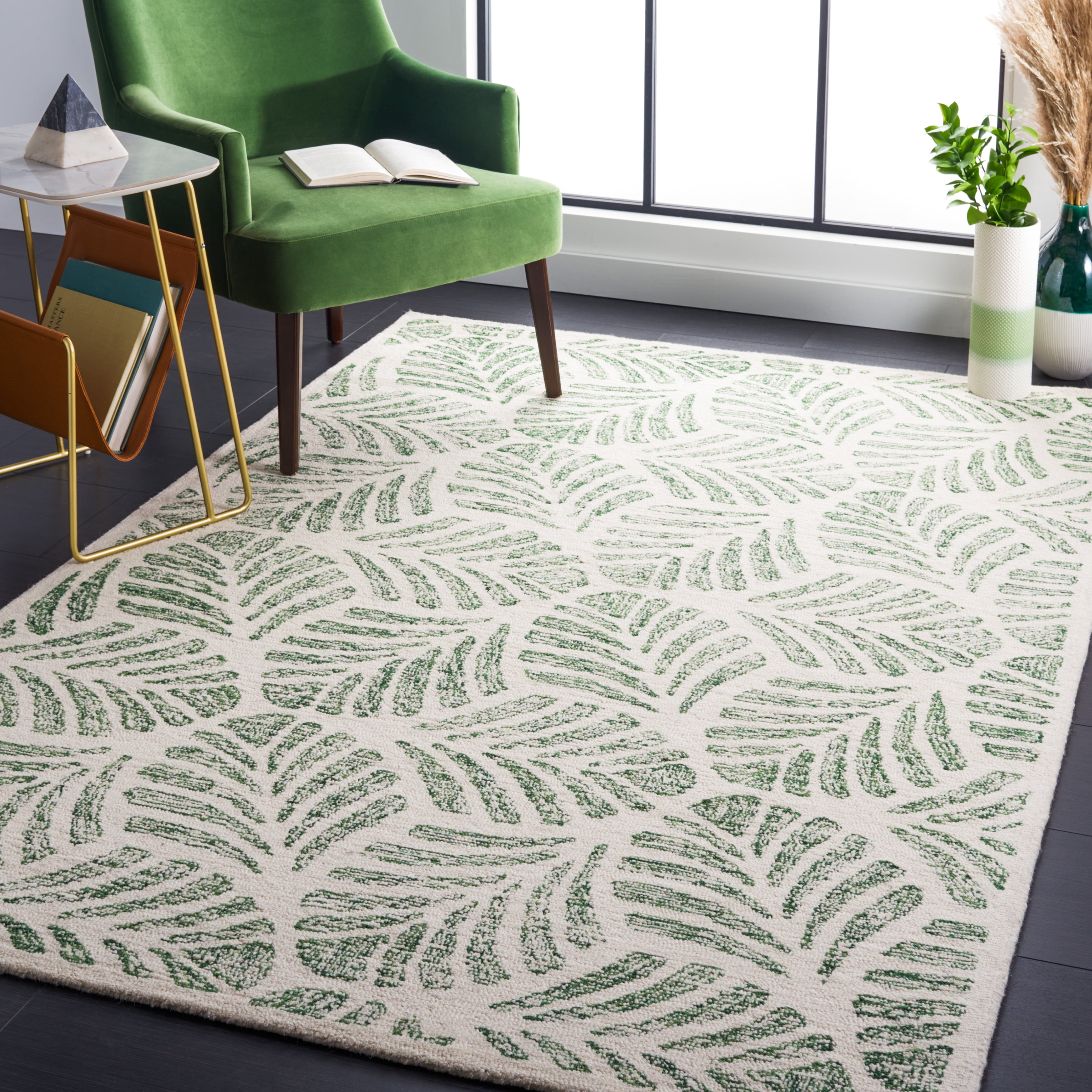 SAFAVIEH Martha Stewart Jardin Floral Area Rug, Ivory/Green, 5' x 8'