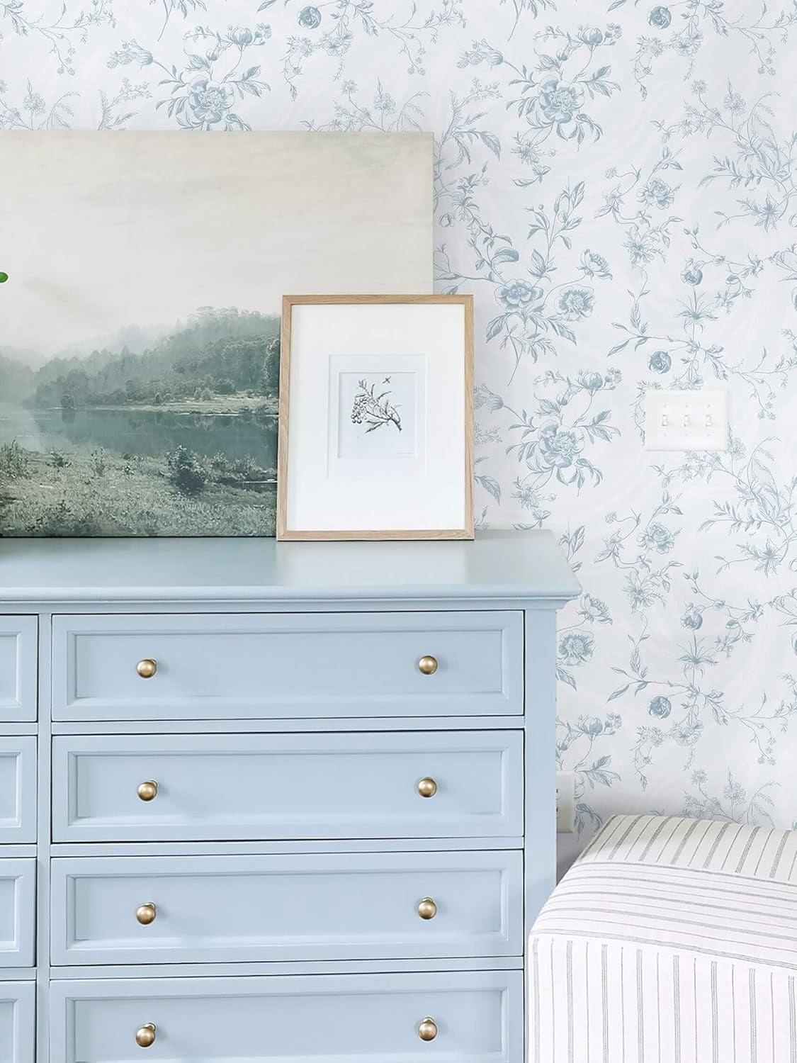 Blue Wallpaper Peel and Stick Floral Vintage Stick on Wall Paper French Textured Contact Paper for Cabinet Removable Self Adhesive Wallpaper Vinyl Roll Shelf Deco, 17.3x196in