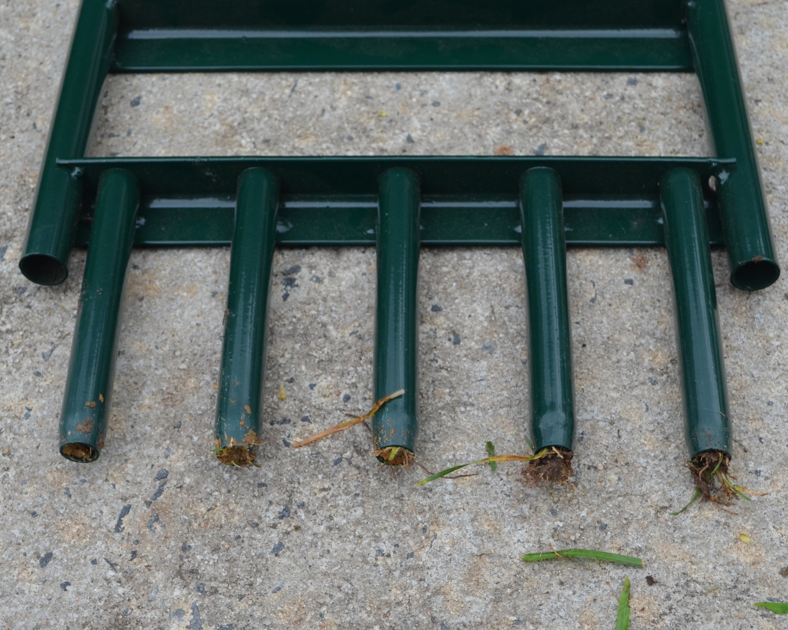 Bosmere Hollow Tine 11” Manual Lawn Aerator with Powder Coated Steel Construction