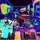 thumbnail image 4 of Tira de LED UV de 6 m, tira de LED BRTLX con luz negra ultravioleta, tira de LED con puerto USB de 5 V CC, luz LED púrpura SMD 2835 para iluminación del hogar, fiesta, bar, Halloween, Navidad, noche,, 4 of 5