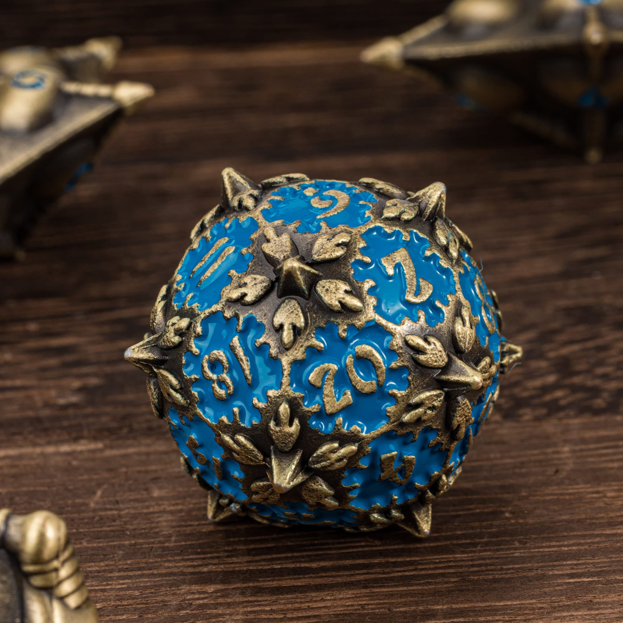 Cusdie Metal DND Dice Set, 7 die Metal Polyhedral D&D Dice Set Dragon Theme Dice for DND Dungeons and Dragons TTRPG Role Playing Games
