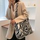 thumbnail image 4 of Jumpingount Bolso pequeño de moda de felpa para mujer, bolsos de moda Retro con elegancia Retro, nuevo bolso para mujer Bolsas de mensajero y de hombro caqui, 4 of 6