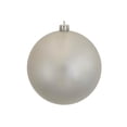 thumbnail image 1 of Bonbons Argentés Boule Percée UV Ornement, 6 Po. - 4 par Sac, 1 of 1
