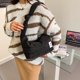 thumbnail image 5 of Bolsa Bolso bandolera acolchado con espacio para mujer Bolso bandolera con cremallera de color sólido (Negro) JShteea Para Estrenar, 5 of 9