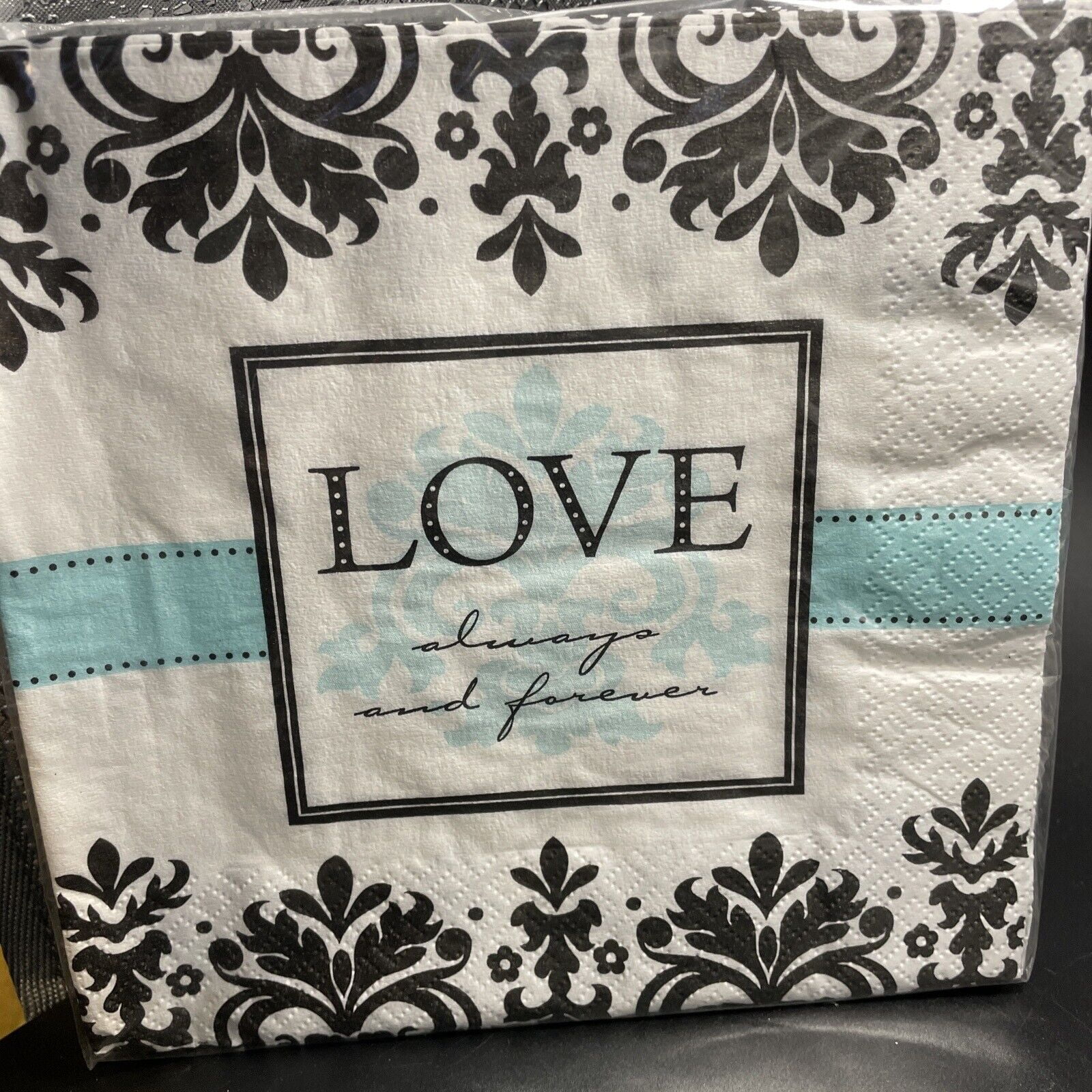 【本物保証】 16ct Forever & Love 2ply 7 7/8”x12 12 Napkins Luncheon 使い捨て食器