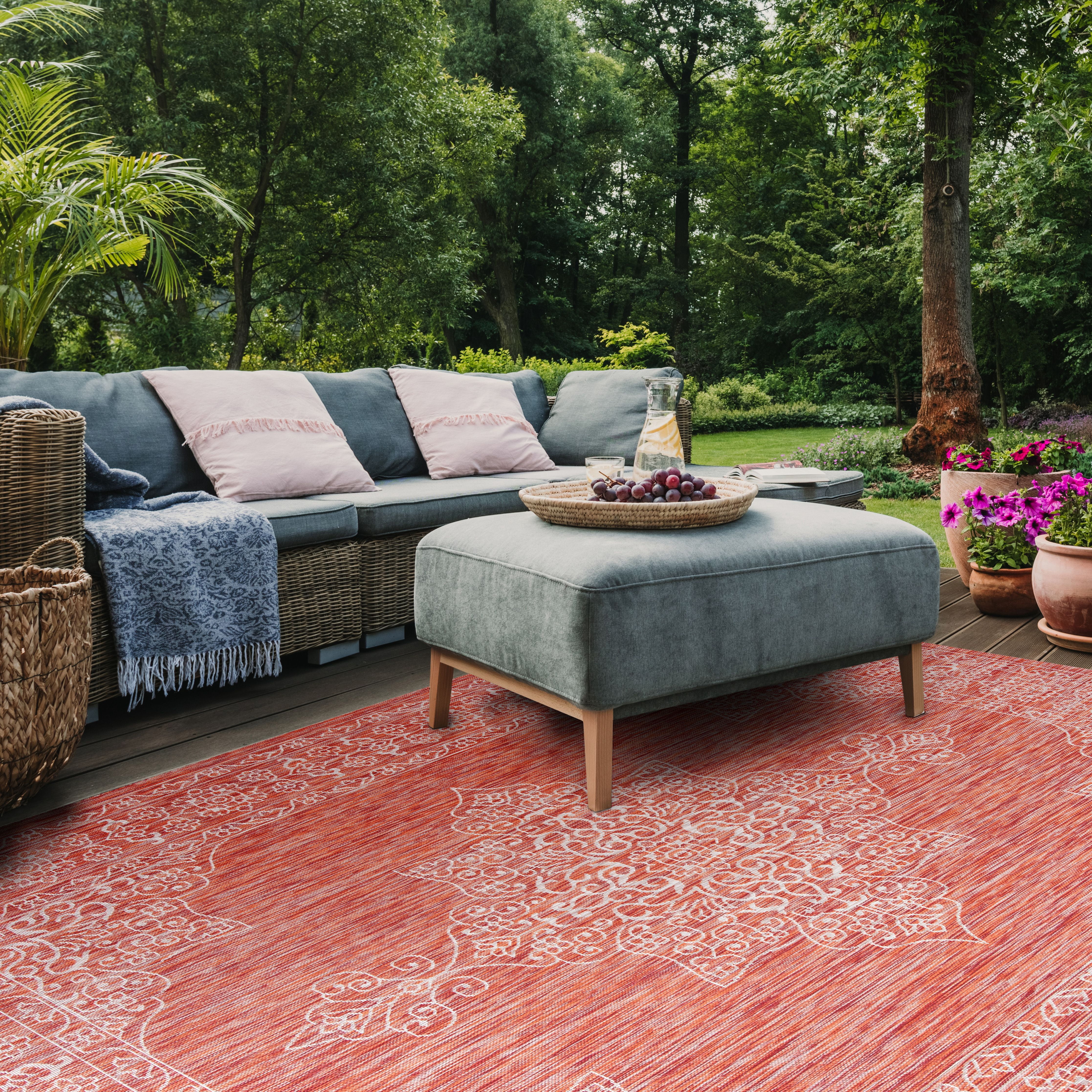 Safavieh Courtyard Delbet Medallion Indoor/Outdoor Area Rug, Rust/Ivory, 8' x 11'