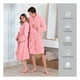 thumbnail image 5 of Bata de Baño Suave, Absorbente y de Secado Rápido, Unisex Real Textil (Rosa, Unitalla), 5 of 6