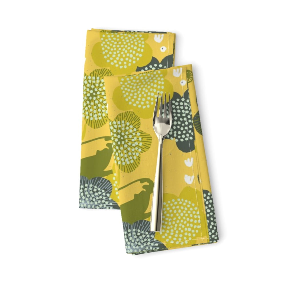 Great Mother/'s Day Gift Spring and Summer Napkins Designer Fabric Bridal Shower Gift. Set of 4 Yellow and White Cotton Napkins