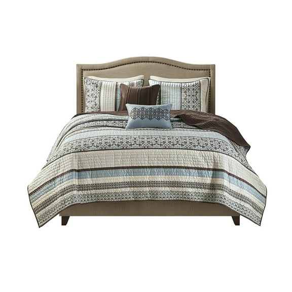 Gracie Mills Irmgard 5-Piece Reversible Jacquard Quilt Set with Throw Pillows - GRACE-3054