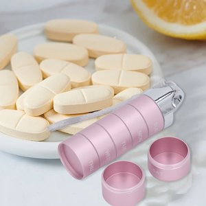 Organisateur de pilules de voyage en métal, Pilule hebdomadaire étanche en alliage d'aluminium, portatif empilable 7 Jour Pill Organizer Holder, utilisation quotidienne pour la vitamine, supplément, huile de poisson