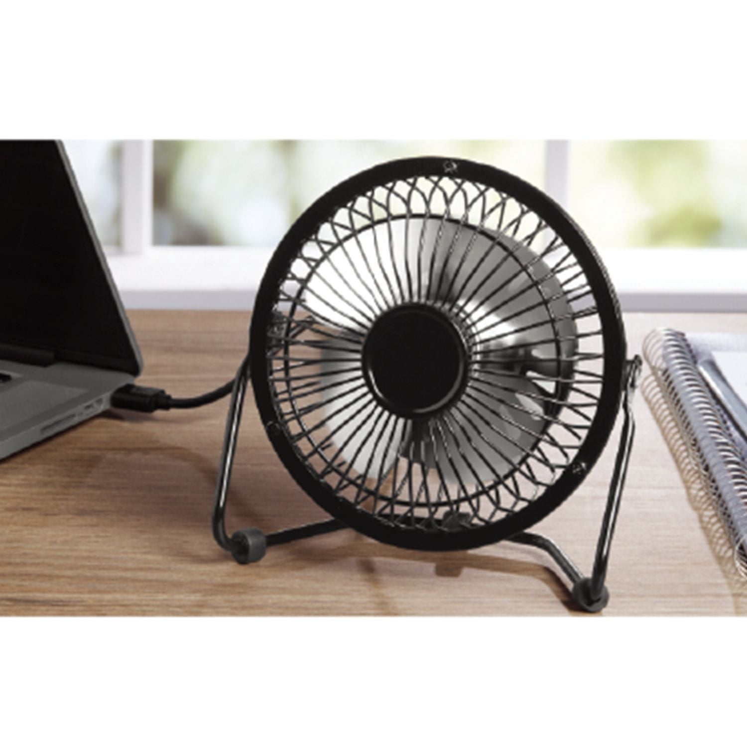Mainstays Ventilateur de bureau personnel en métal de 4 pouces alimenté par USB Noir