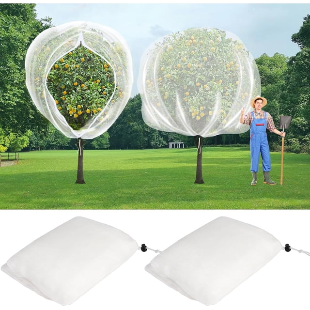 10 Pcs Filet de Protection pour Arbres contre les Insectes et les Oiseaux avec Fermeture Éclair et Cordon de Serrage Illustré Protégeant les Arbres Fruitiers dans un Jardin Extérieur. le Grand Filet en Maille Blanc, Format 8 Pi x 8 Pi, Protège les Plantes contre les Insectes, les Oiseaux et les Petits Animaux Tout en Permettant la circulation de la Lumière et de l'Air. Deux Housses de Filet Pliées Sont Présentées Ci-Dessous, Mettant l'Accent sur le Matériau en nylon durable et le Cordon de Serrage Ajustable pour un Ajustement Sécuritaire. Idéal pour Servir