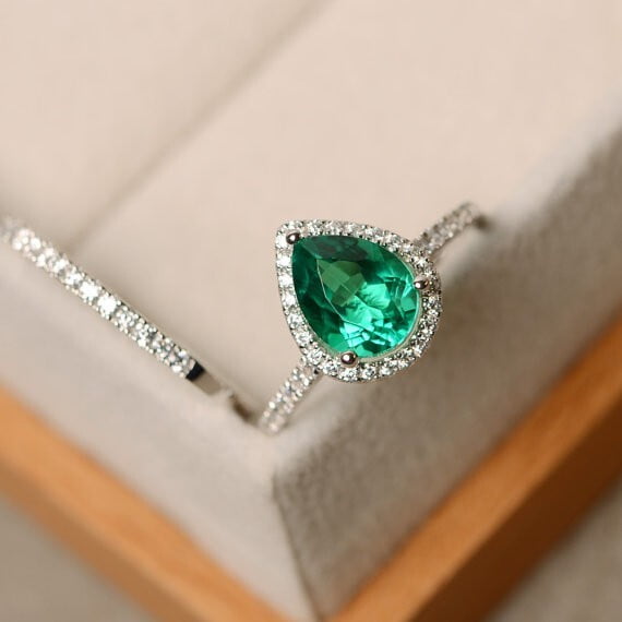 14K white Gold Plated 2Ct pear Cut Simulated Emerald Women Wedding Ring