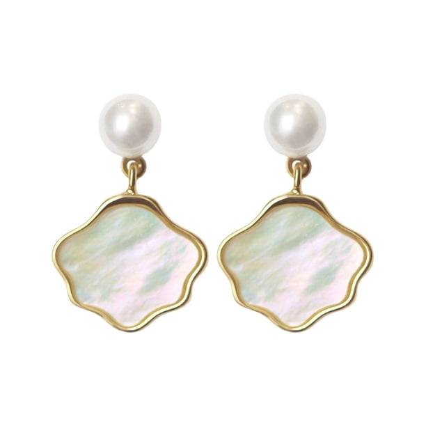 Un par de Pendientes Pendientes de perlas blancas Pendientes de perlas blancas Se ven bien Pendientes de moda Regalo