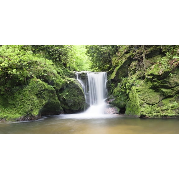 Biggies Waterfall Photograph Wall Mural, Large