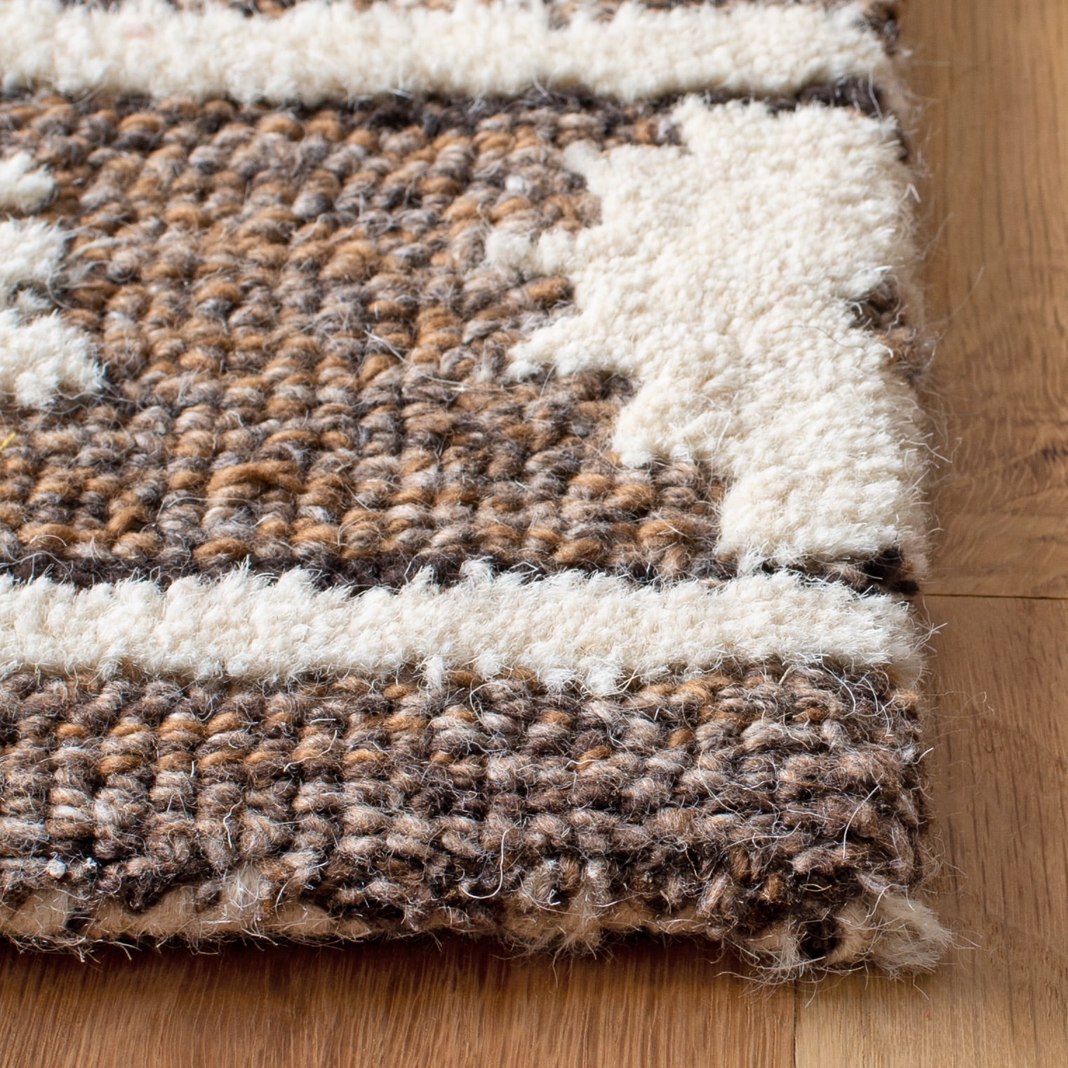 SAFAVIEH Aspen Kerry Geometric Area Rug, Ivory/Light Brown, 5' x 8'
