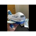 thumbnail image 2 of Avión de peluche Daron Jetblue con licencia oficial con sonido, 2 of 6