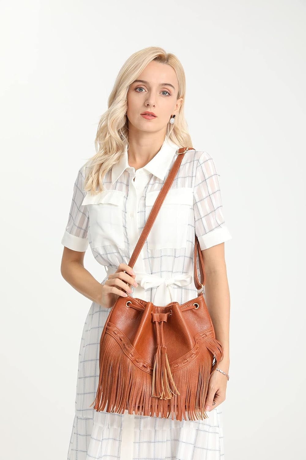 Leather Bucket Bags for Women Crossbody Fringe Purses with Drawstring Ladies Tassel Hobo and Shoulder Handbags