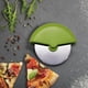 thumbnail image 5 of Paquete de 2 Ruedas y Rebanadoras para Cortar Pizza Rojo Verde, 5 of 5
