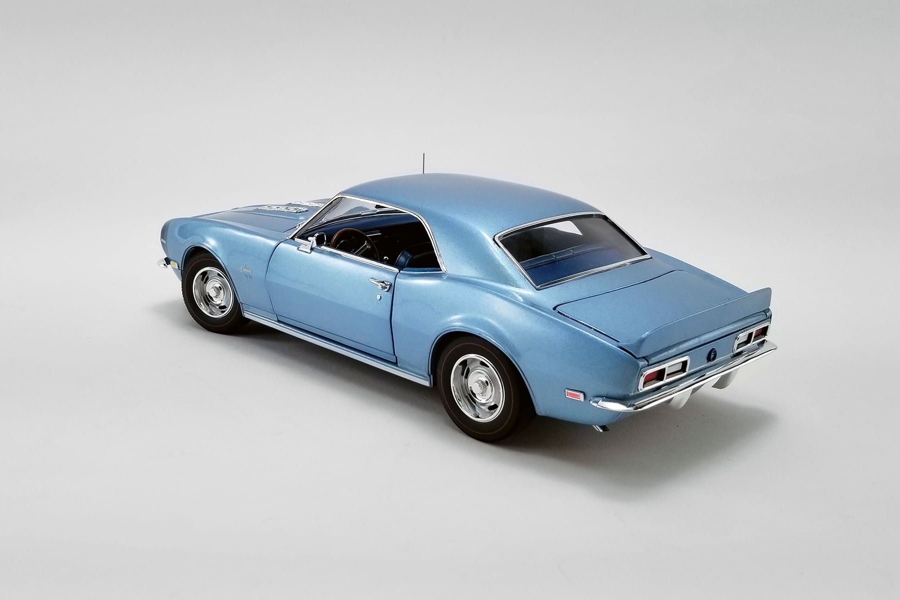自動車 ACME 1968 Drag Camaro 1/18 1968 Chevrolet Camaro Z/28 Blue with Yellow Stripes
